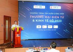 Giảng Viên Đại Học Thương Mại